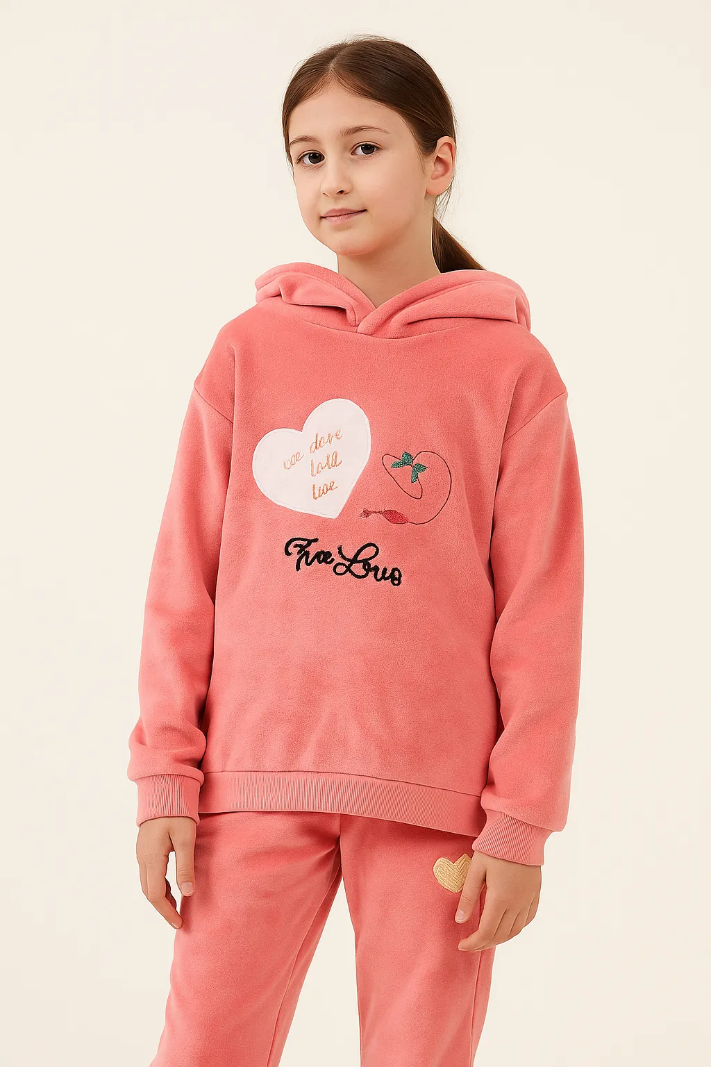 تصویر هودی و شلوار مخمل دخترانه وارداتی 